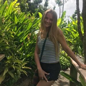 Meet your Posher, Shea